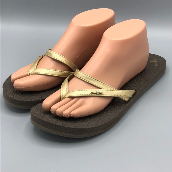 sanuk gold flip flops